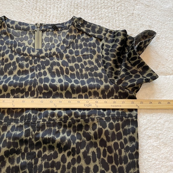 Banana Republic Short Sleeve Leopard Print Utility Sheath Dress - Picture 14 of 16